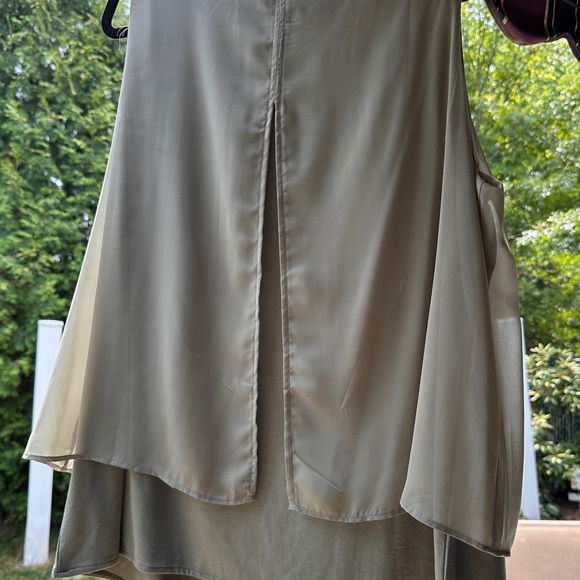 Chicos Easywear, olive green overlay size 3 woven fabric. NWT. - Picture 2 of 6